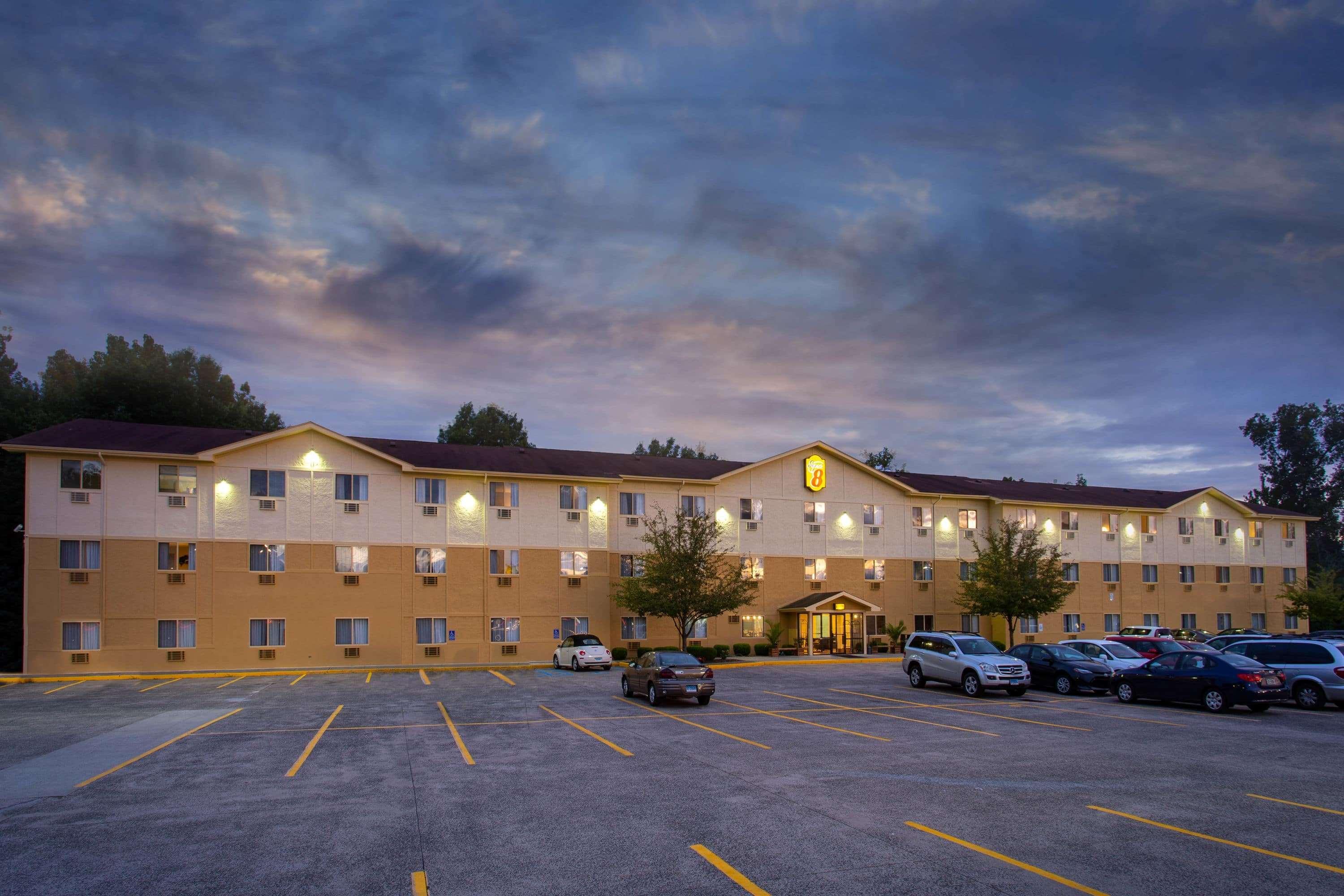 Super 8 By Wyndham Cromwell/Middletown Hotel Eksteriør billede