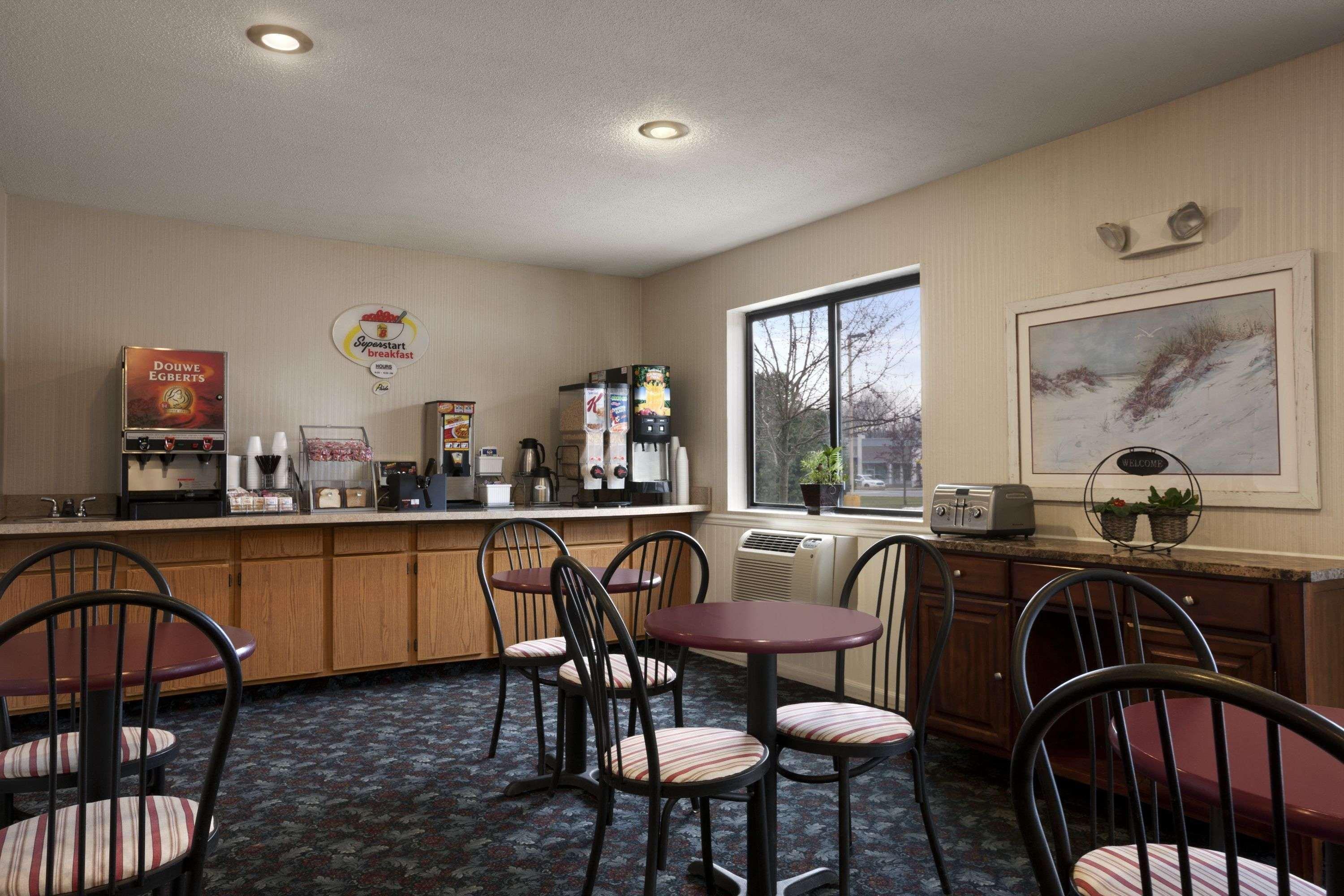 Super 8 By Wyndham Cromwell/Middletown Hotel Eksteriør billede