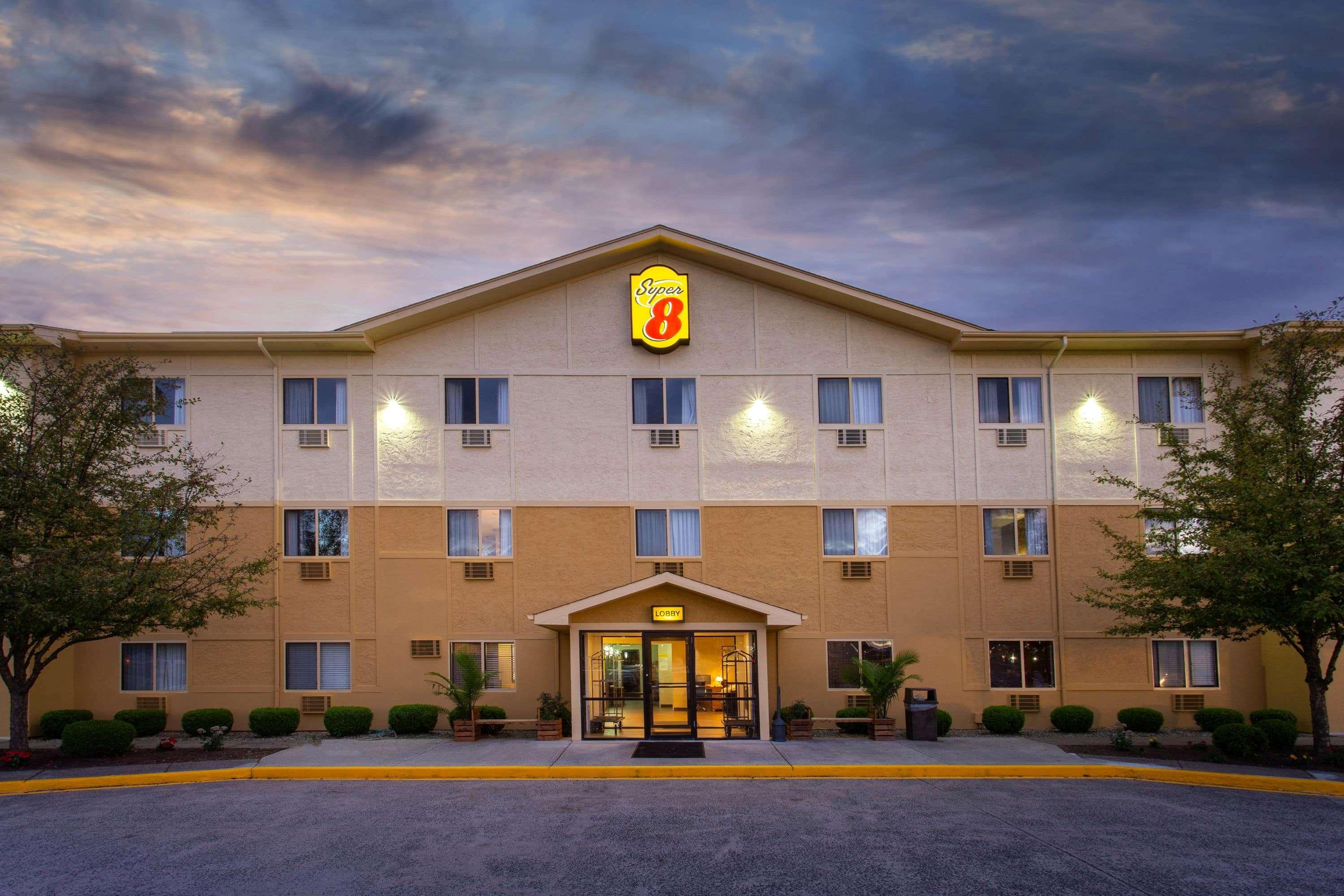 Super 8 By Wyndham Cromwell/Middletown Hotel Eksteriør billede