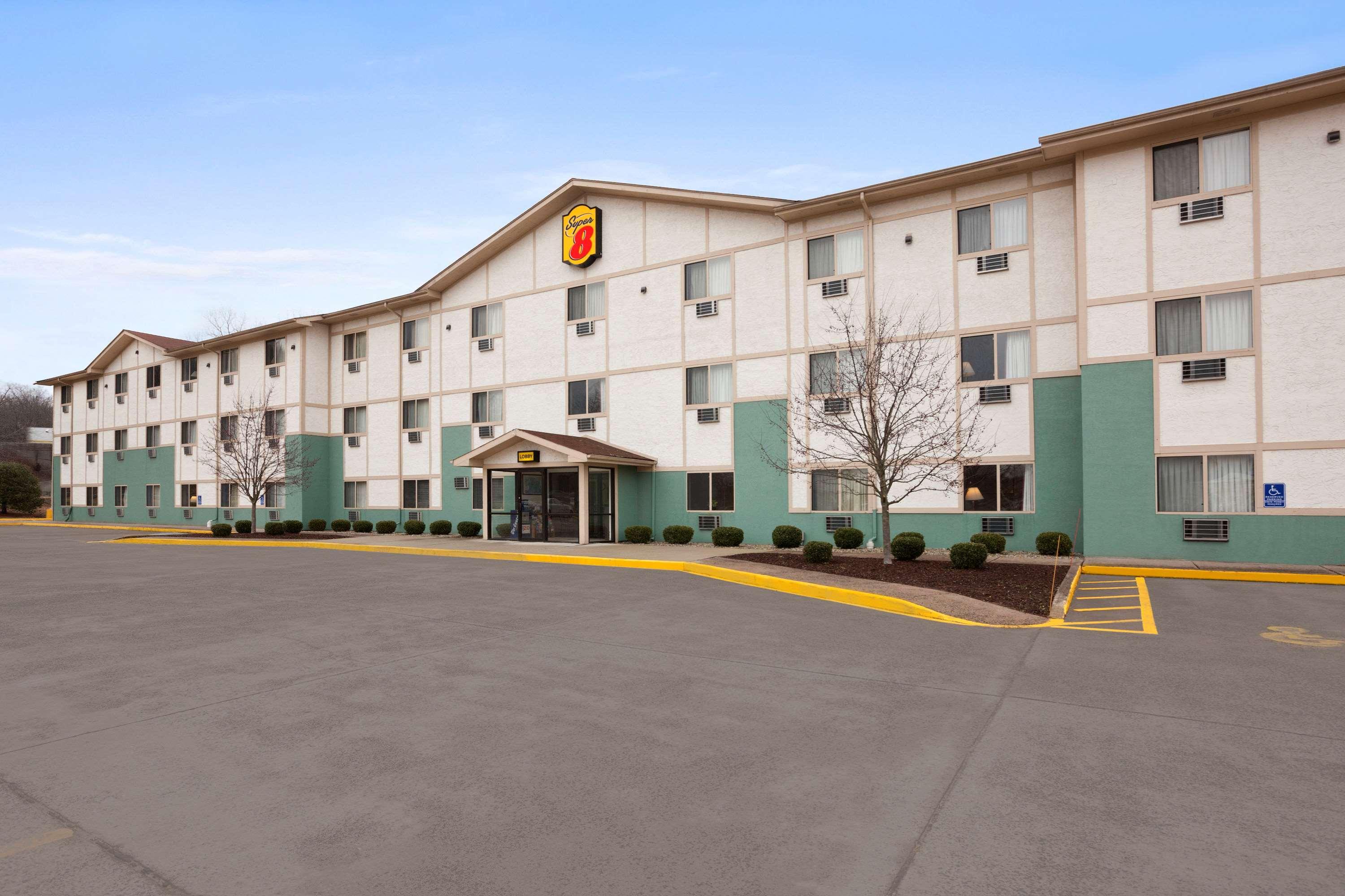 Super 8 By Wyndham Cromwell/Middletown Hotel Eksteriør billede